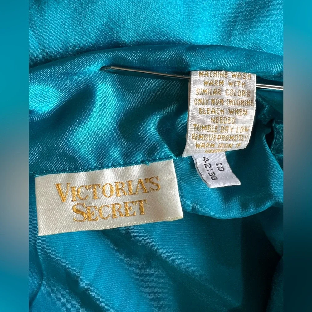 VTG VICTORIA’S SECRET Gold Label Satin Teal Embroidered VS Nightshirt Button Up